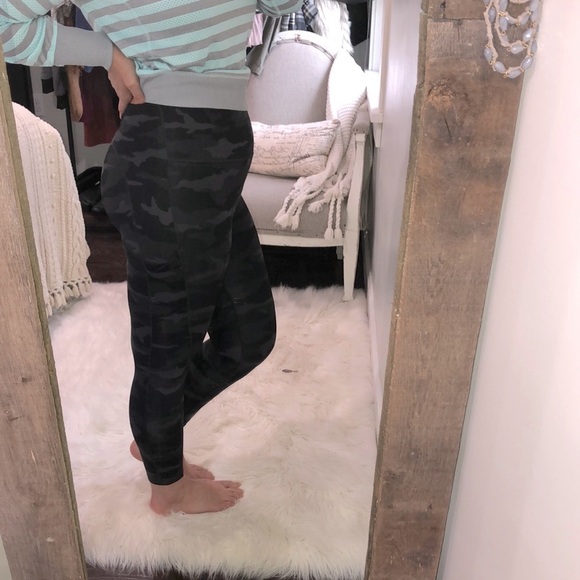 Athleta size medium camo athletic leggings - Picture 1 of 9